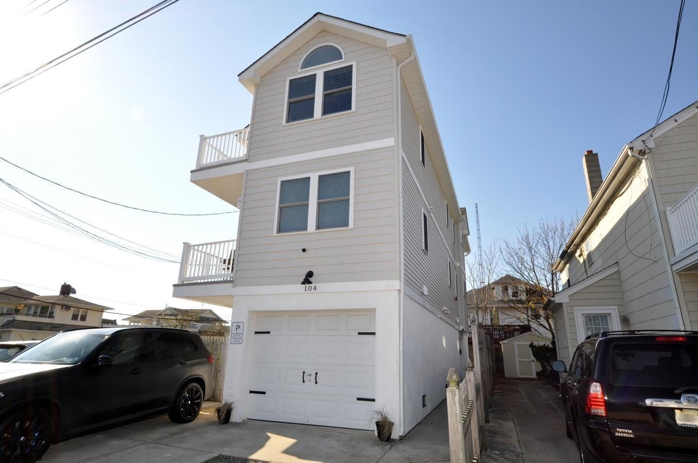 104 N Dudley Ave – photo 1