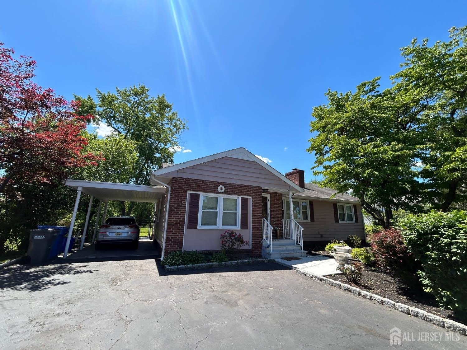 869 Gates Avenue – photo 2