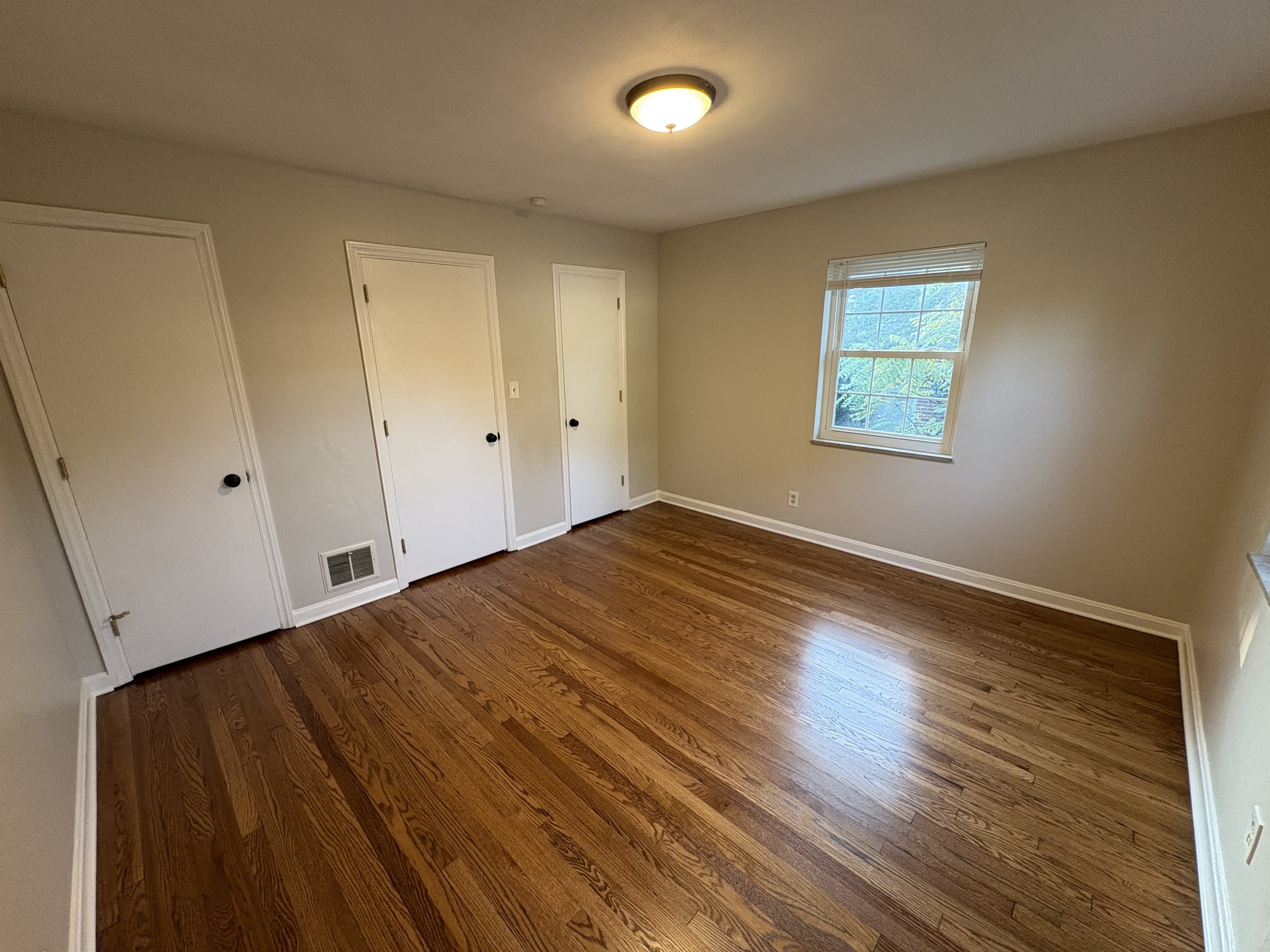 54 Woodlawn Ave – photo 3