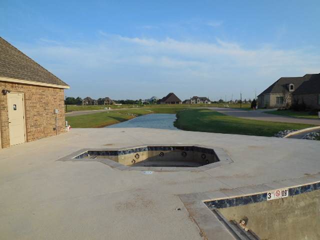 Beautiful Two Bedroom, Two Bathroom Home w/ Study for lease at The Enclave in NW Norman!! – photo 4