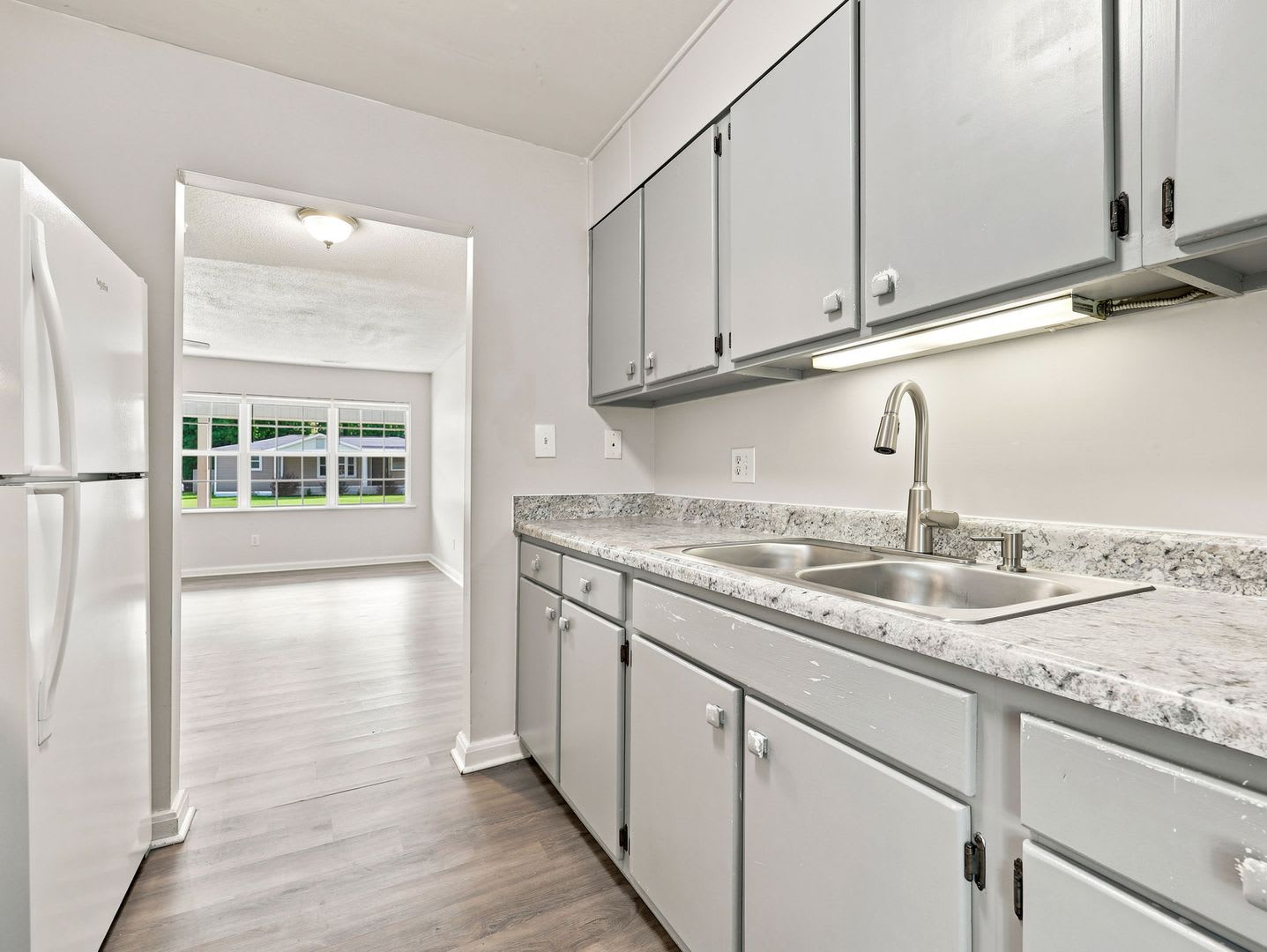 Welcome to 205 5th Avenue – photo 4