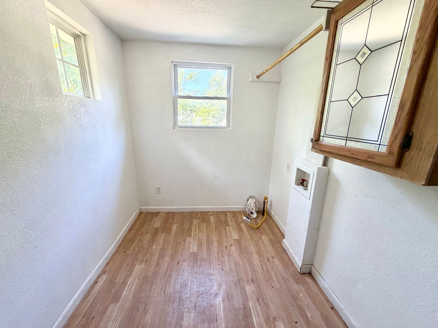 Charming 3BR in a Beautiful Park-Like Setting – photo 3