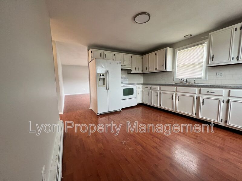 103 Enfield St – photo 2