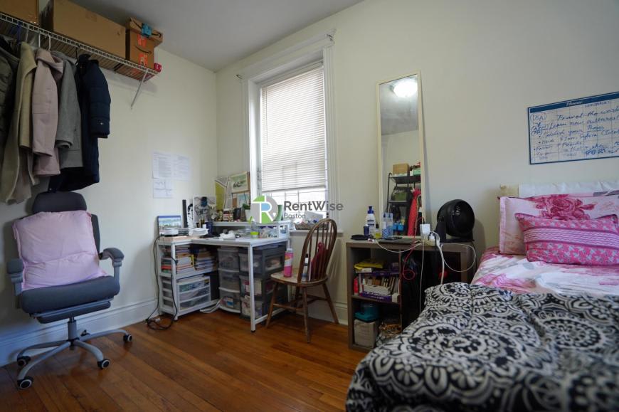 6 Camelot Ct. – photo 2