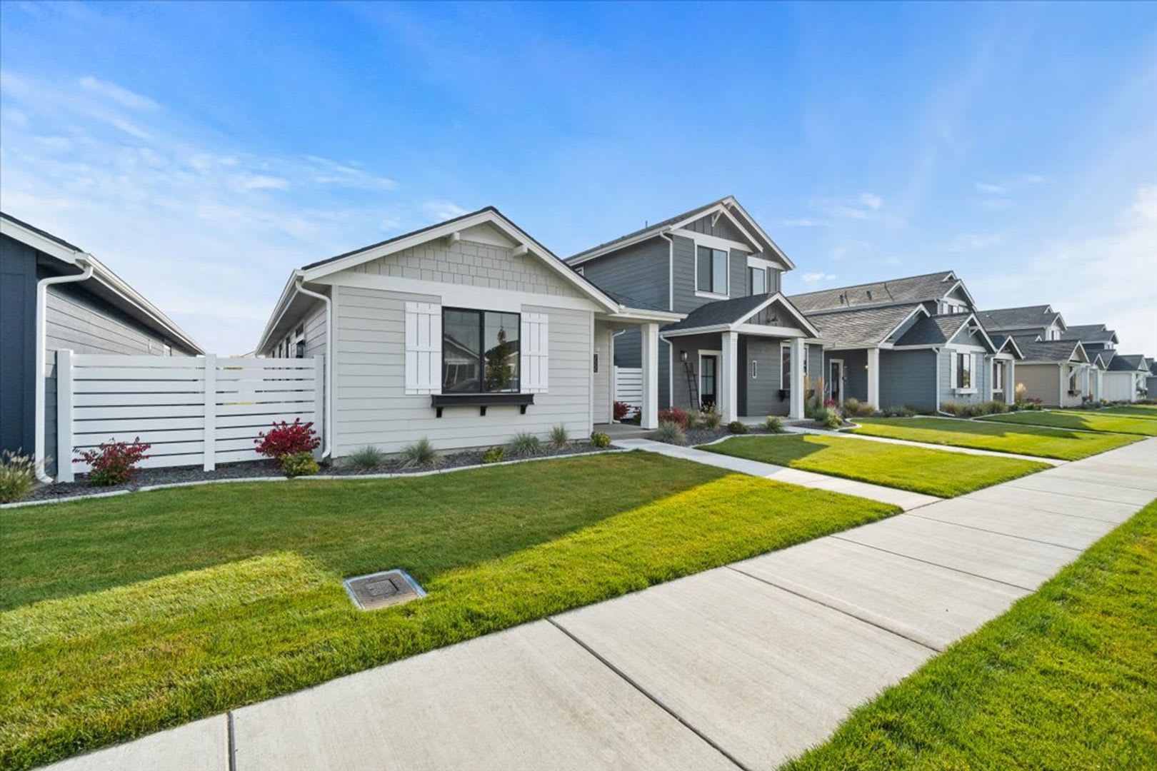 Single-Level Serenity: Your 3 Bedroom, 2 Bath Dream Home Awaits – photo 2