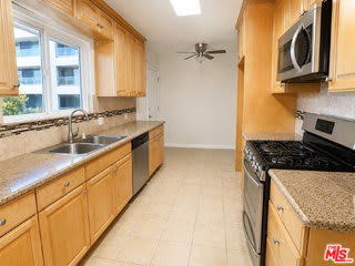 447 South Palm Drive – photo 4
