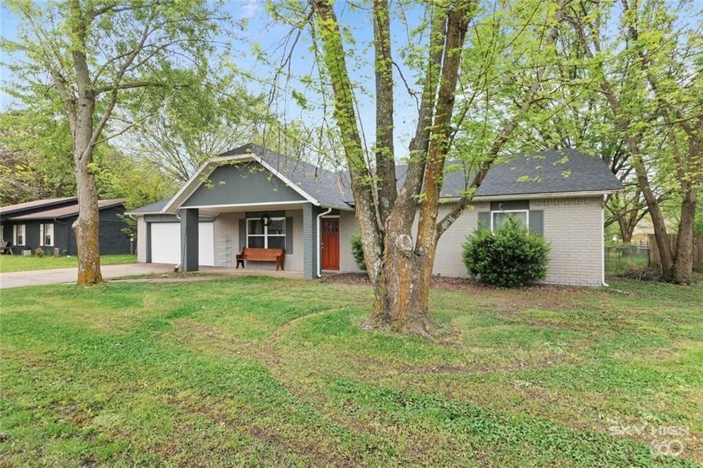 405 SW 10th Street – photo 1