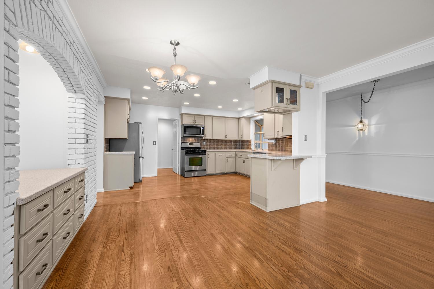 14132 Carfax Avenue – photo 4