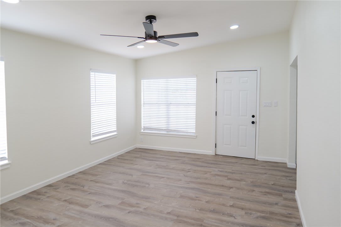 10822 Mayfield Drive – photo 4
