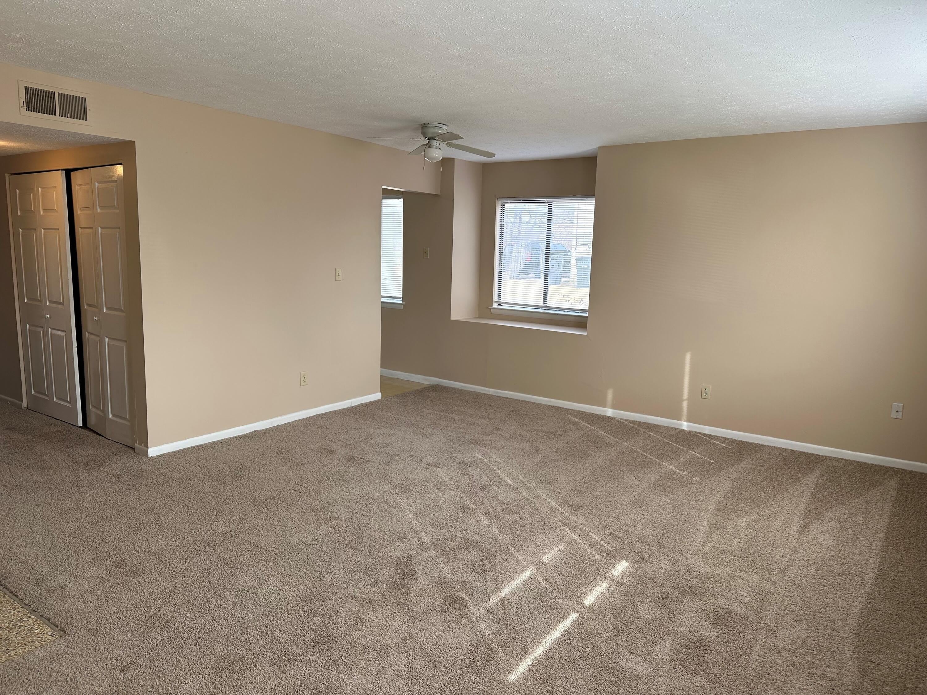 460 Lenney Drive – photo 3