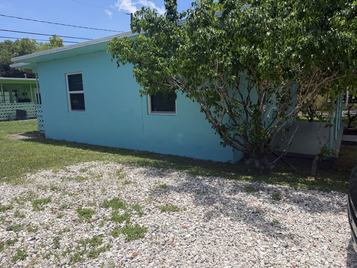Freshly rehabbed, centrally located 2/1! – photo 3