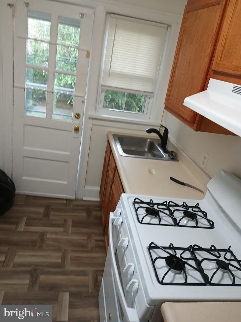 131 W 18TH ST #APARTMENT 4 – photo 4