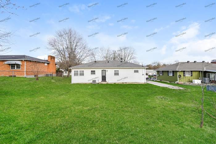 302 Fulton Lane – photo 1