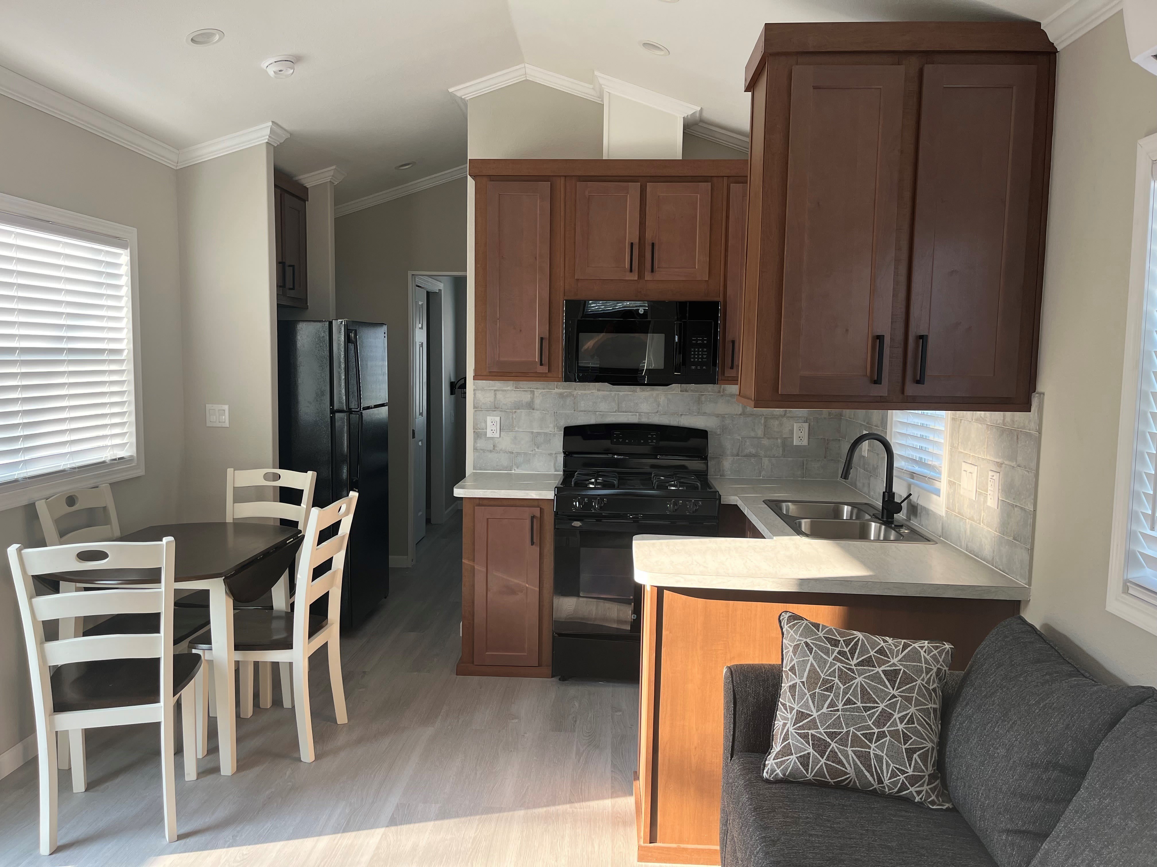 1150 Hamilton Lane – photo 2