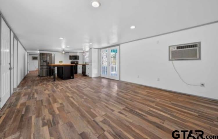 10881 Hillside Drive – photo 2