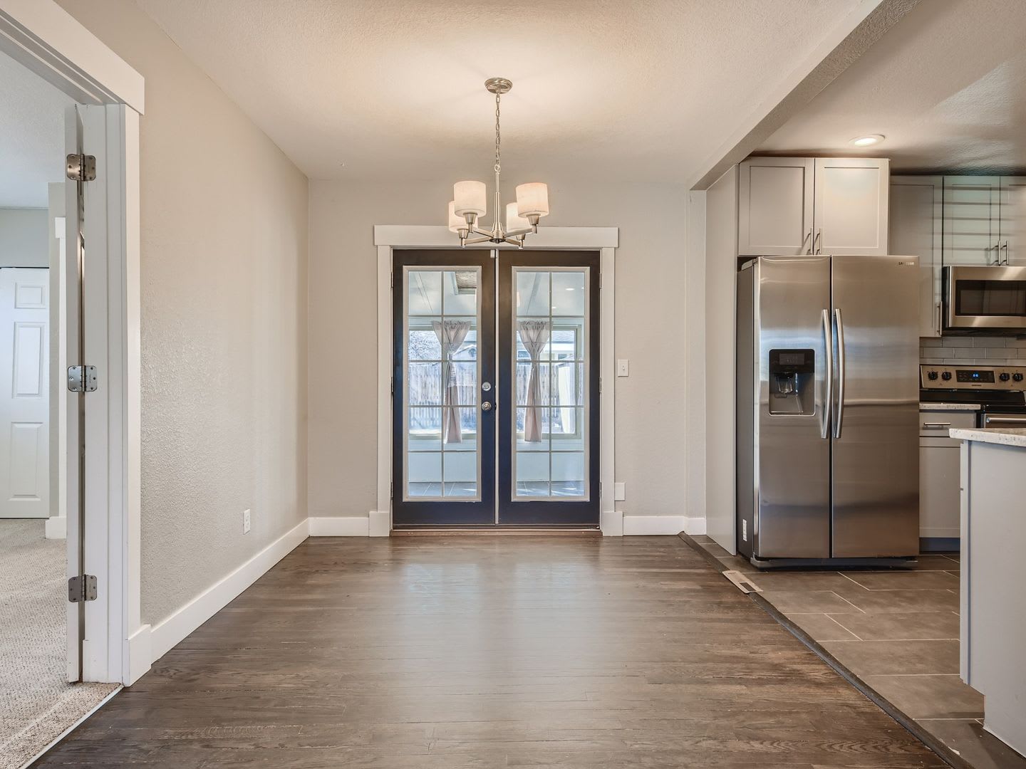 Evolve Real Estate: AVAILABLE 10/1/2026 CHARMNG MID CENTURY 4 BED HOME IN MAR LEE MANOR! – photo 5