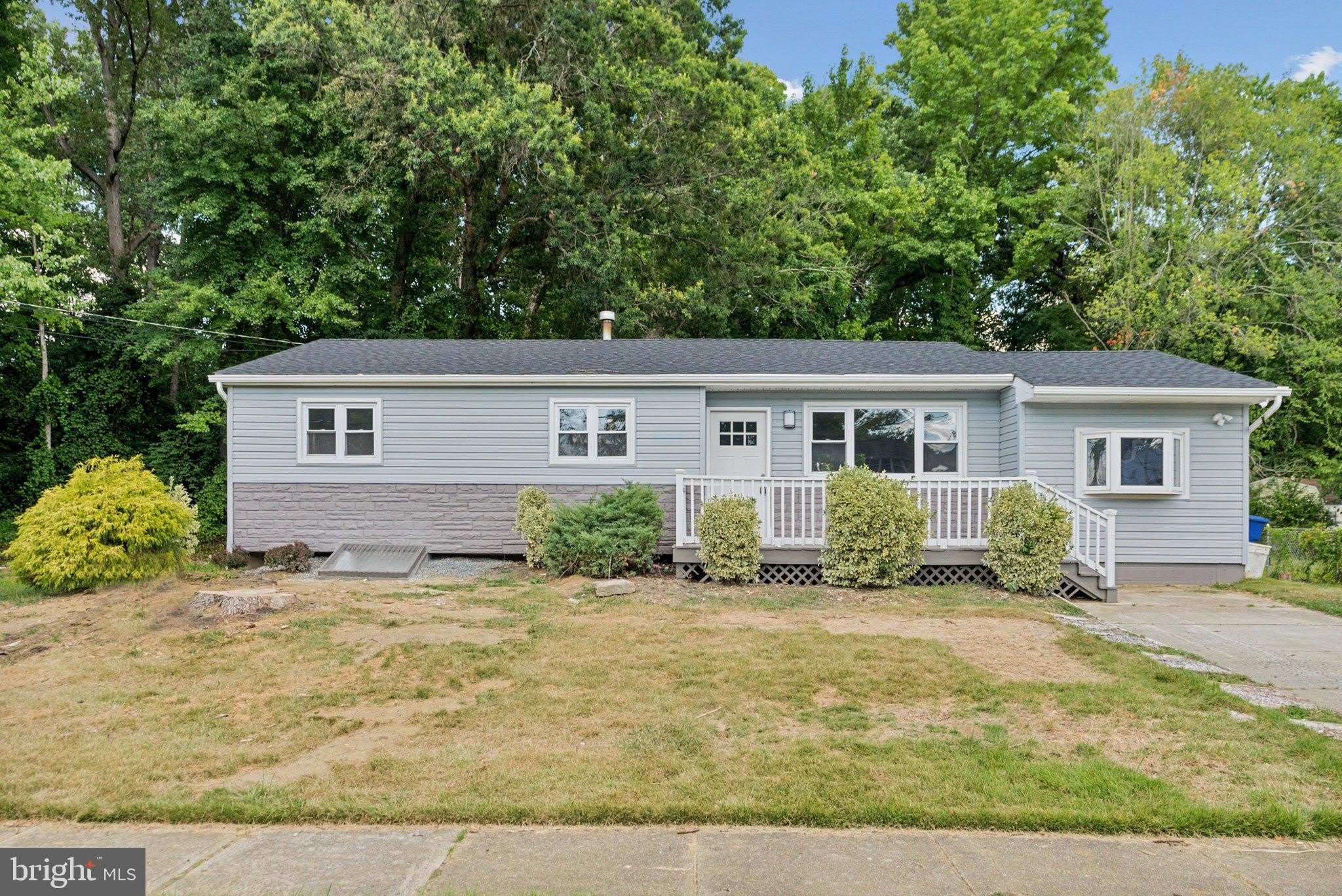 501 BLOOMFIELD Drive – photo 2