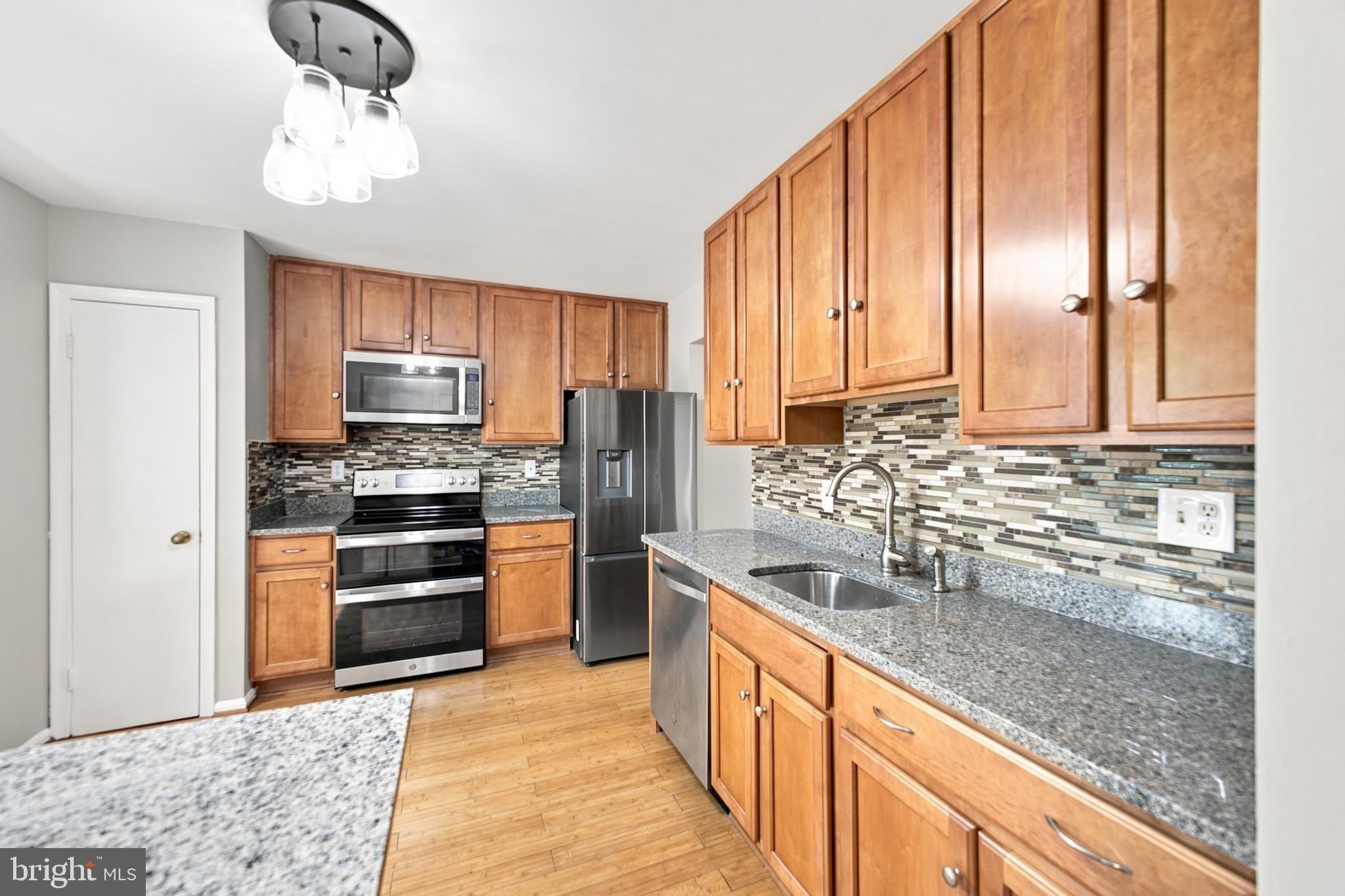 8346 STATIONHOUSE Court – photo 5