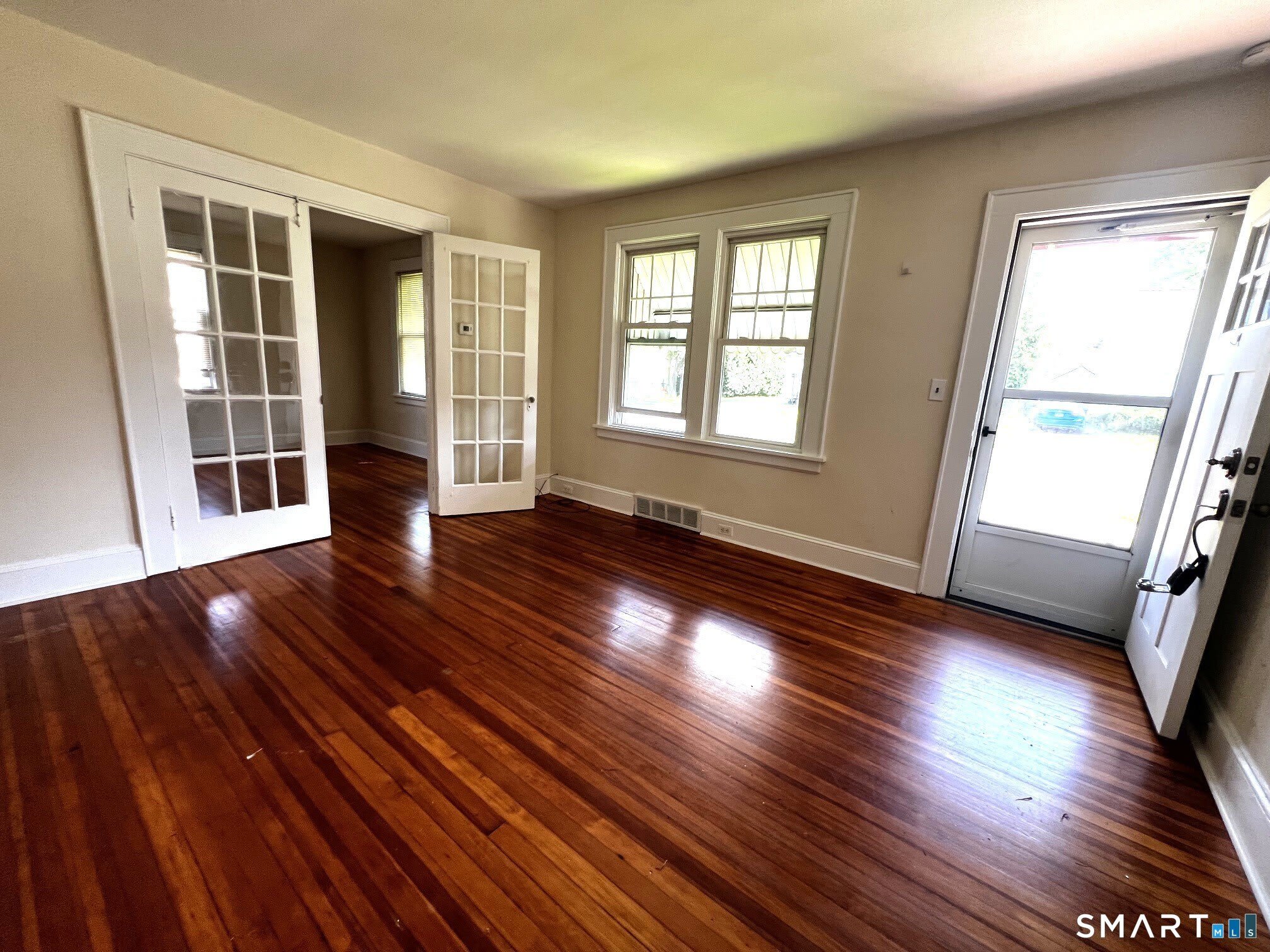 243 Henry Avenue – photo 2