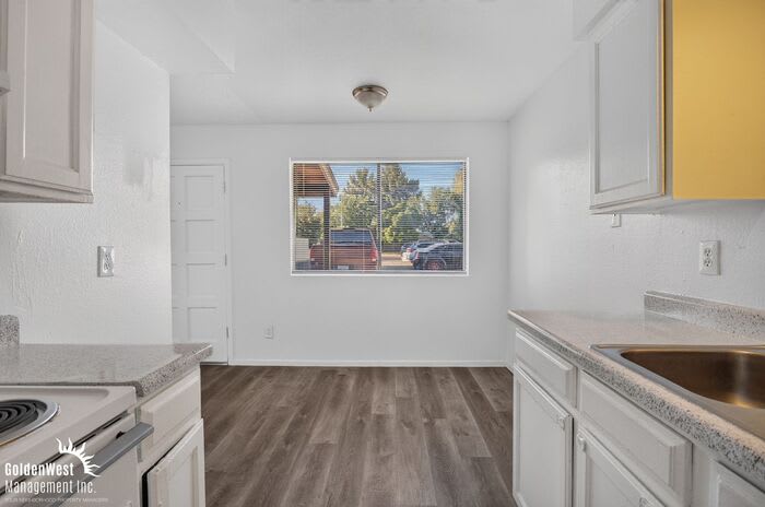 2209 West Belmont Avenue – photo 1