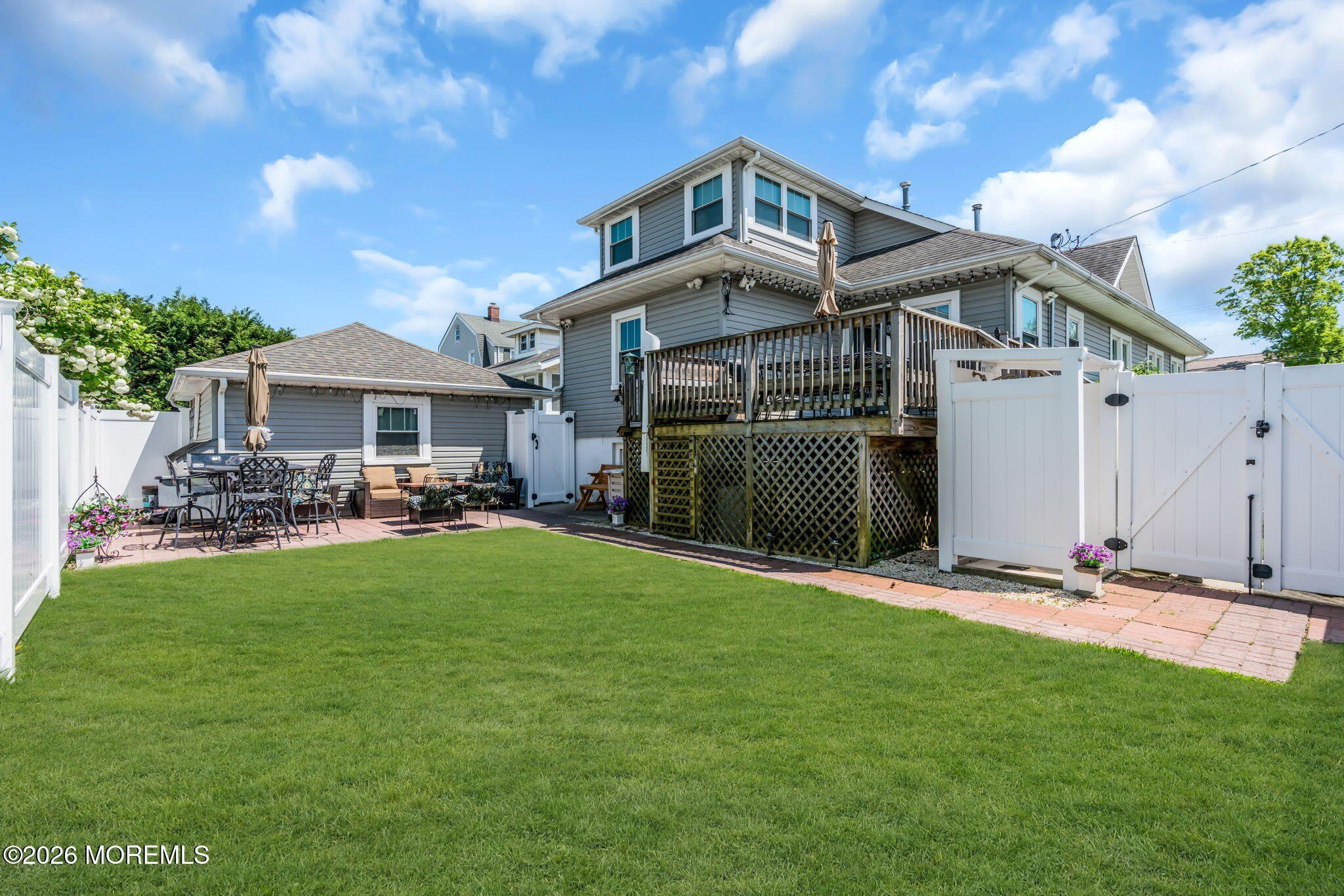 319 Arnold Avenue – photo 2