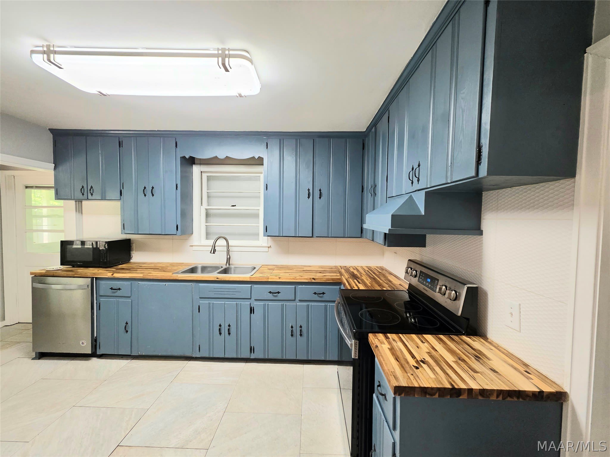 3739 Honeysuckle Court – photo 5