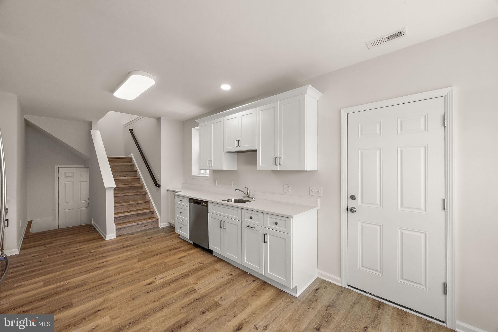 401 S MARYLAND Avenue – photo 3