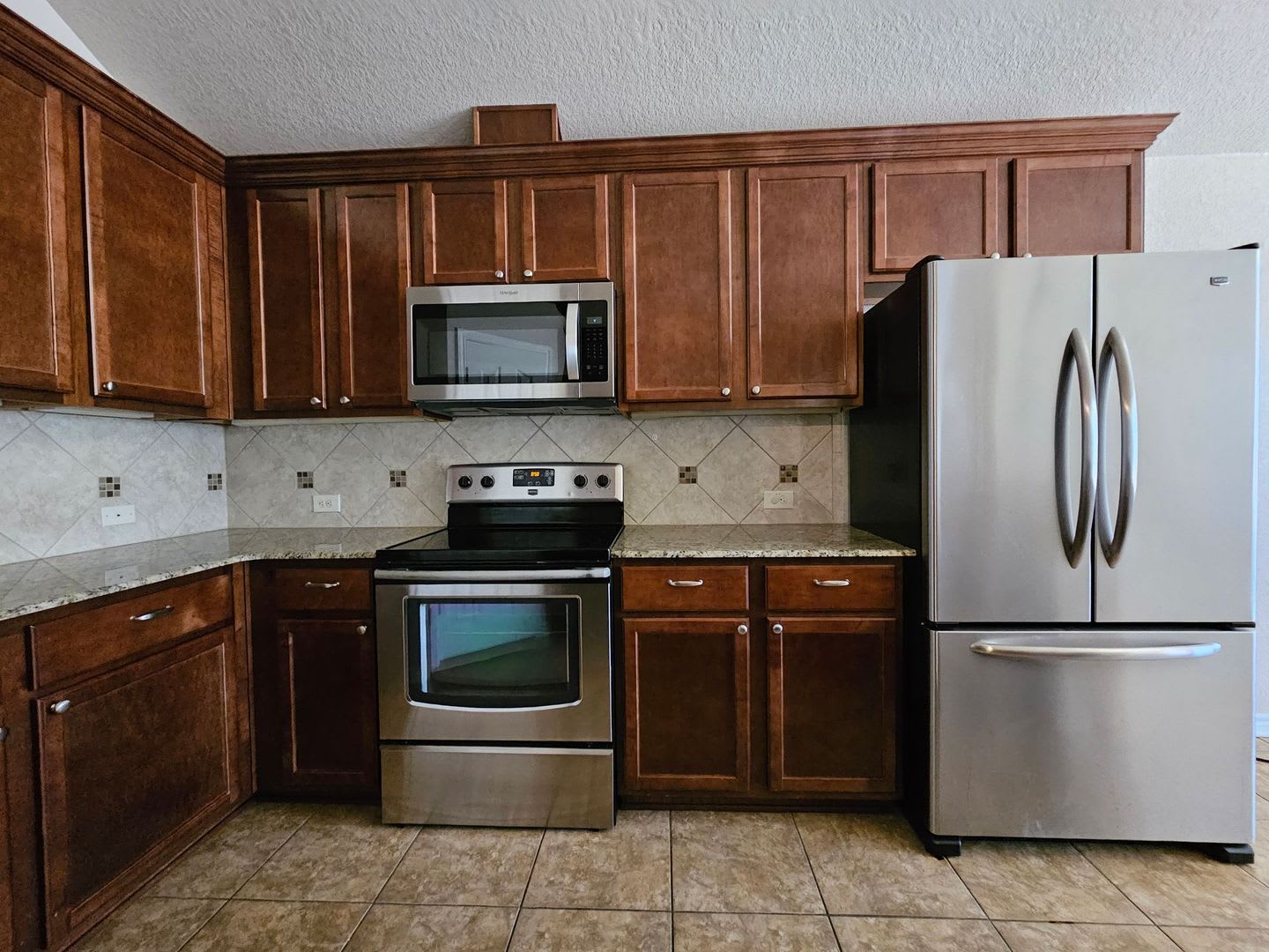 RENT REDUCTION & AVAILABLE FOR MOVE-IN NOW! – photo 3