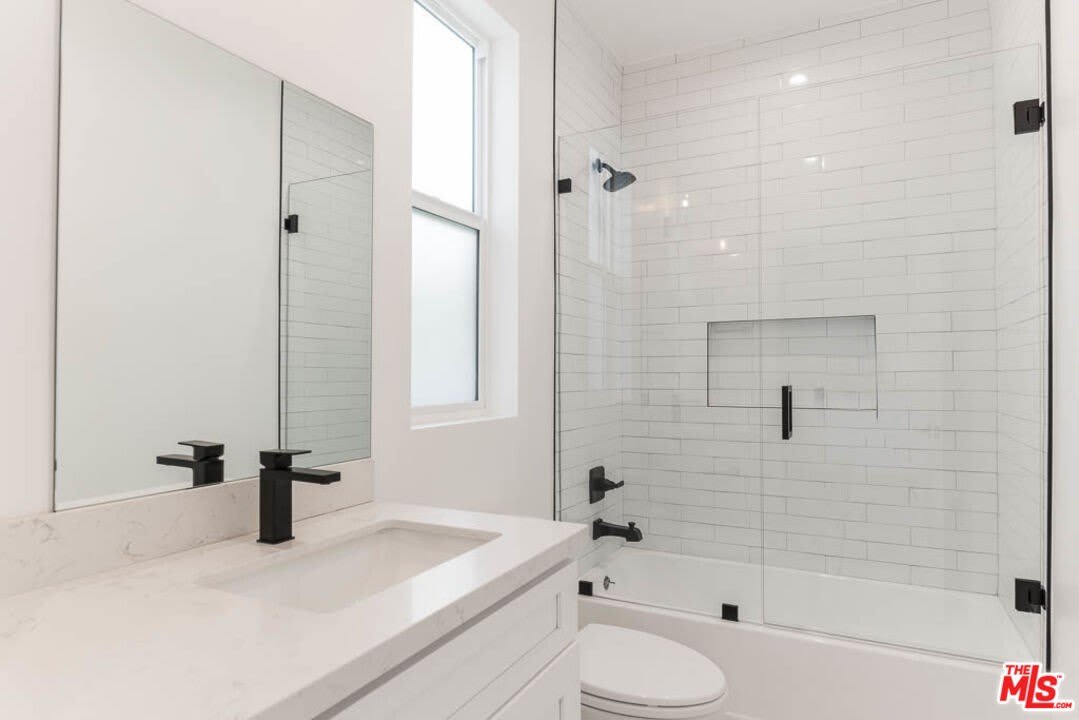 1236 N Beachwood Dr – photo 5
