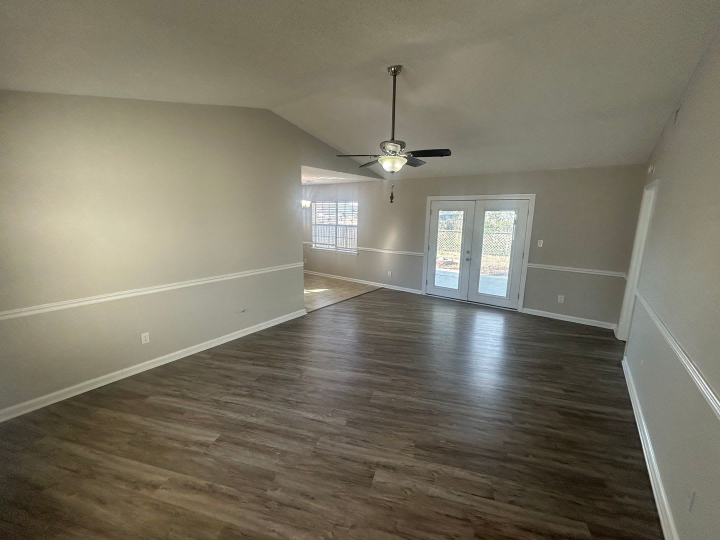 2729 Temperance Dr – photo 2