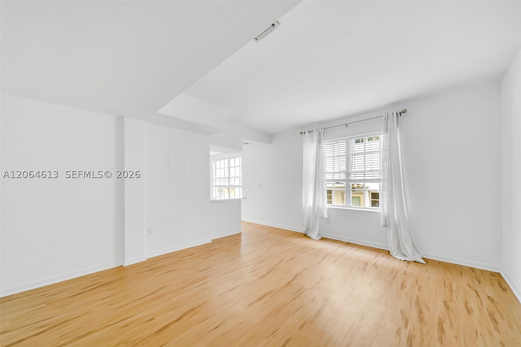 1051 Meridian Ave – photo 3