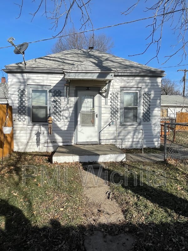 418 West Harry Street – photo 2