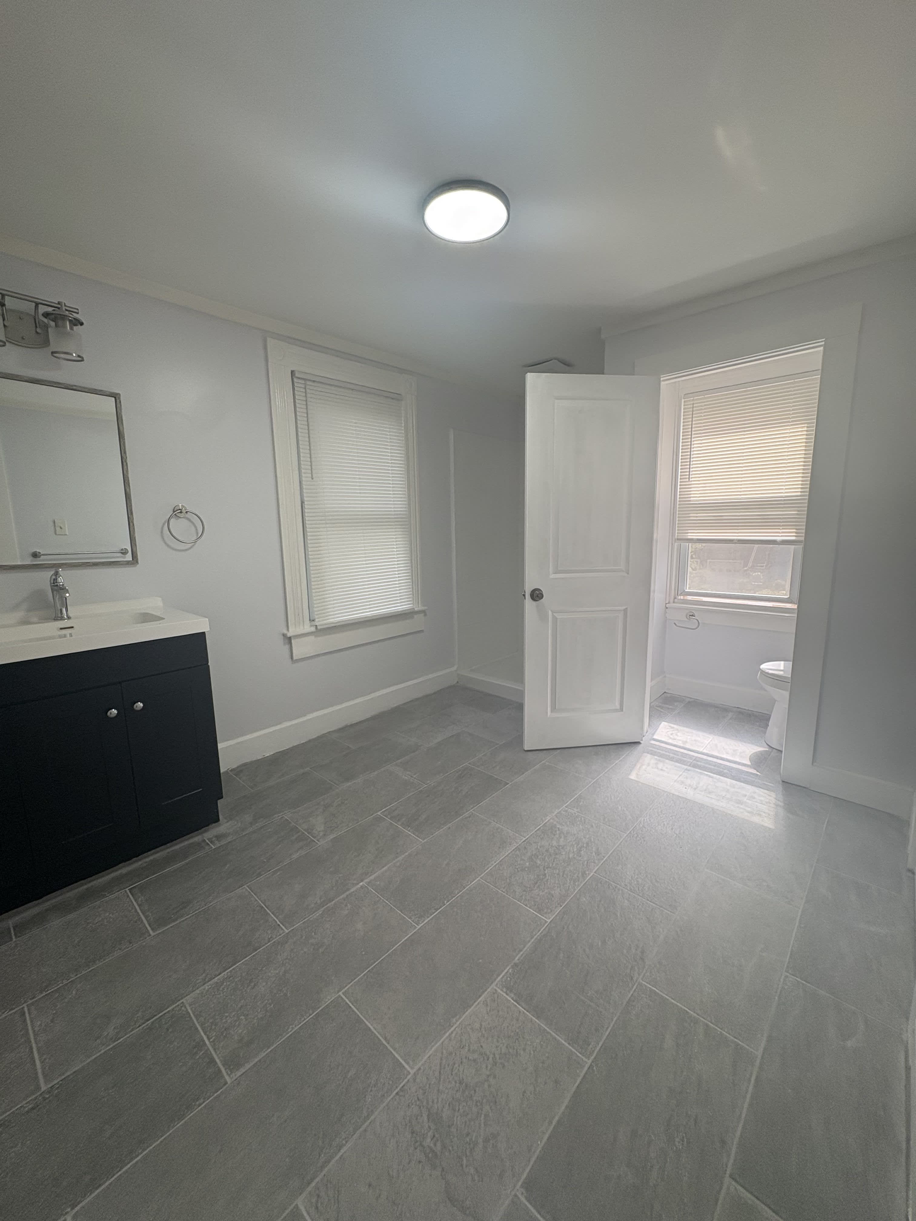 1740 Farmington Avenue – photo 3