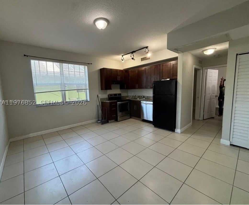 843 SW 13th AV – photo 3