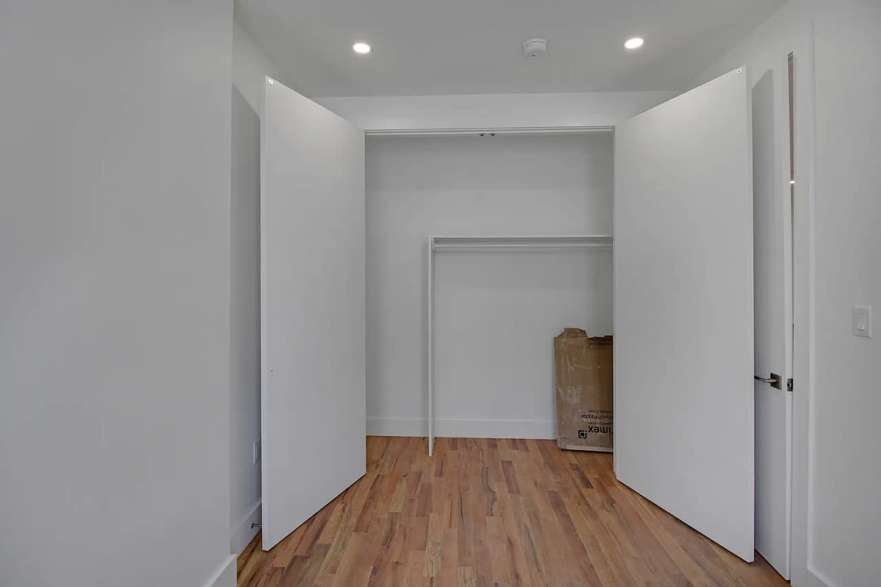 1367 Madison St Apt 2R – photo 4