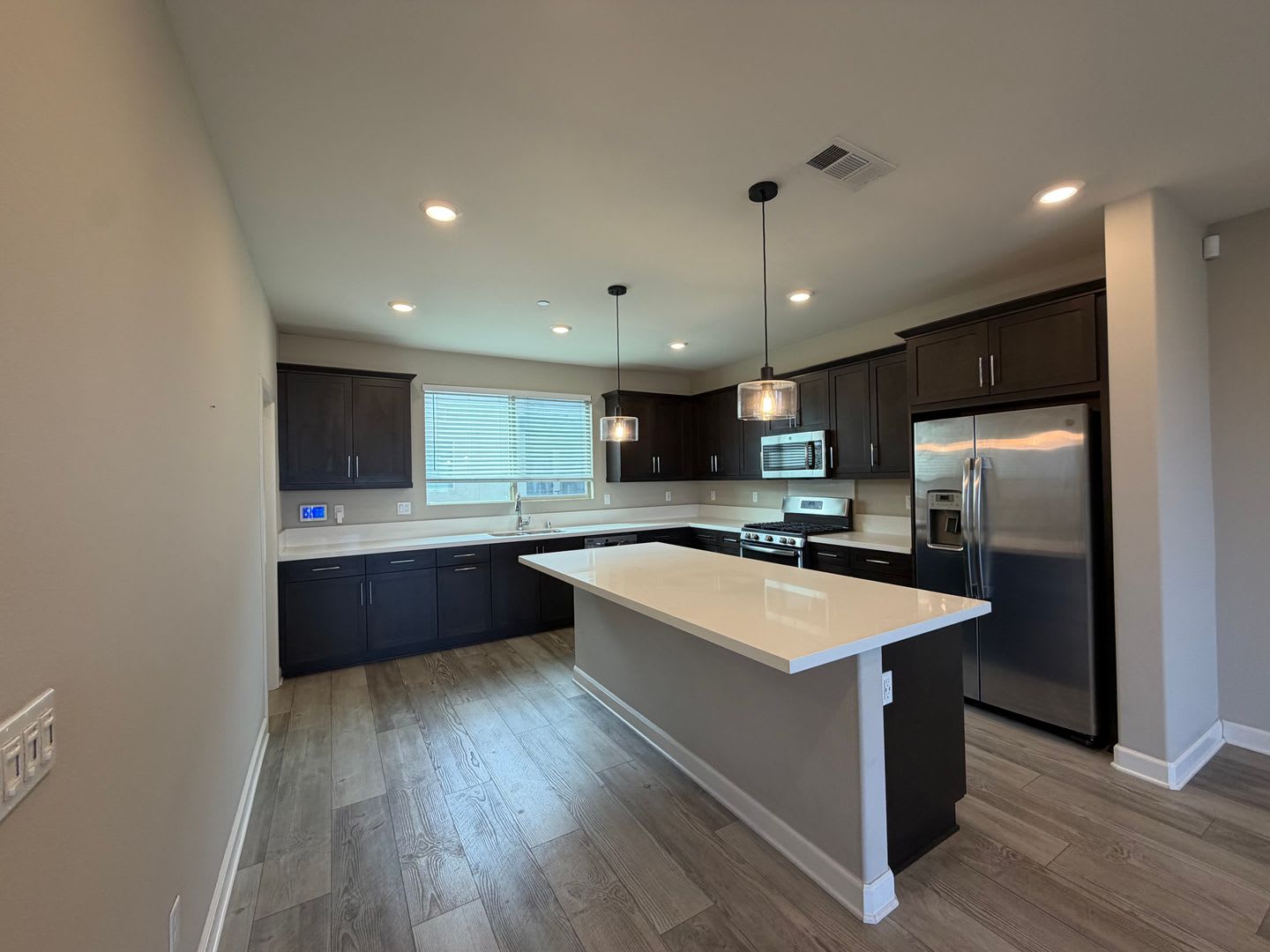 Spacious Chula Vista Home with Two-Car Garage, CommunityPool, Park, and Central Air – photo 1