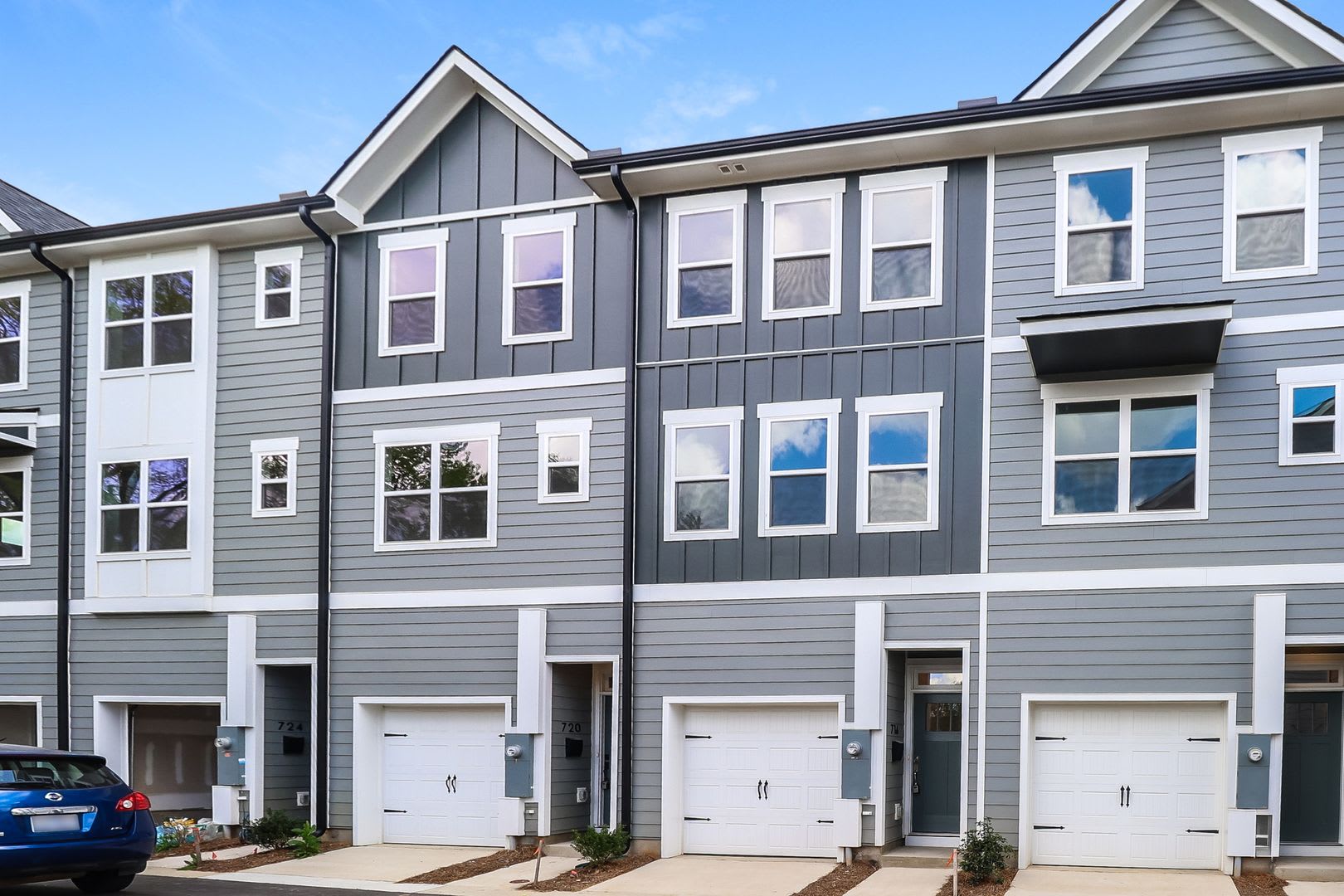 3-Bedroom, 3.5 Bath Townhome for Rent in Charlotte, NC – photo 1