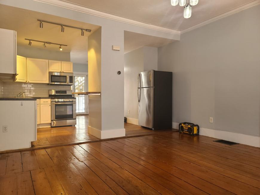 216 West 9th St. – photo 1