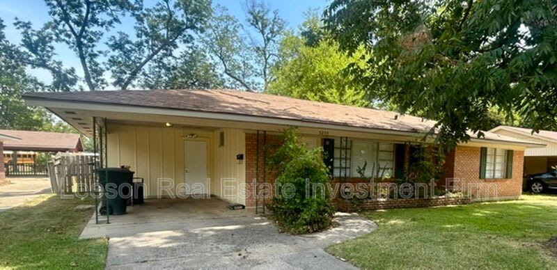 3235 Caroline Drive – photo 2