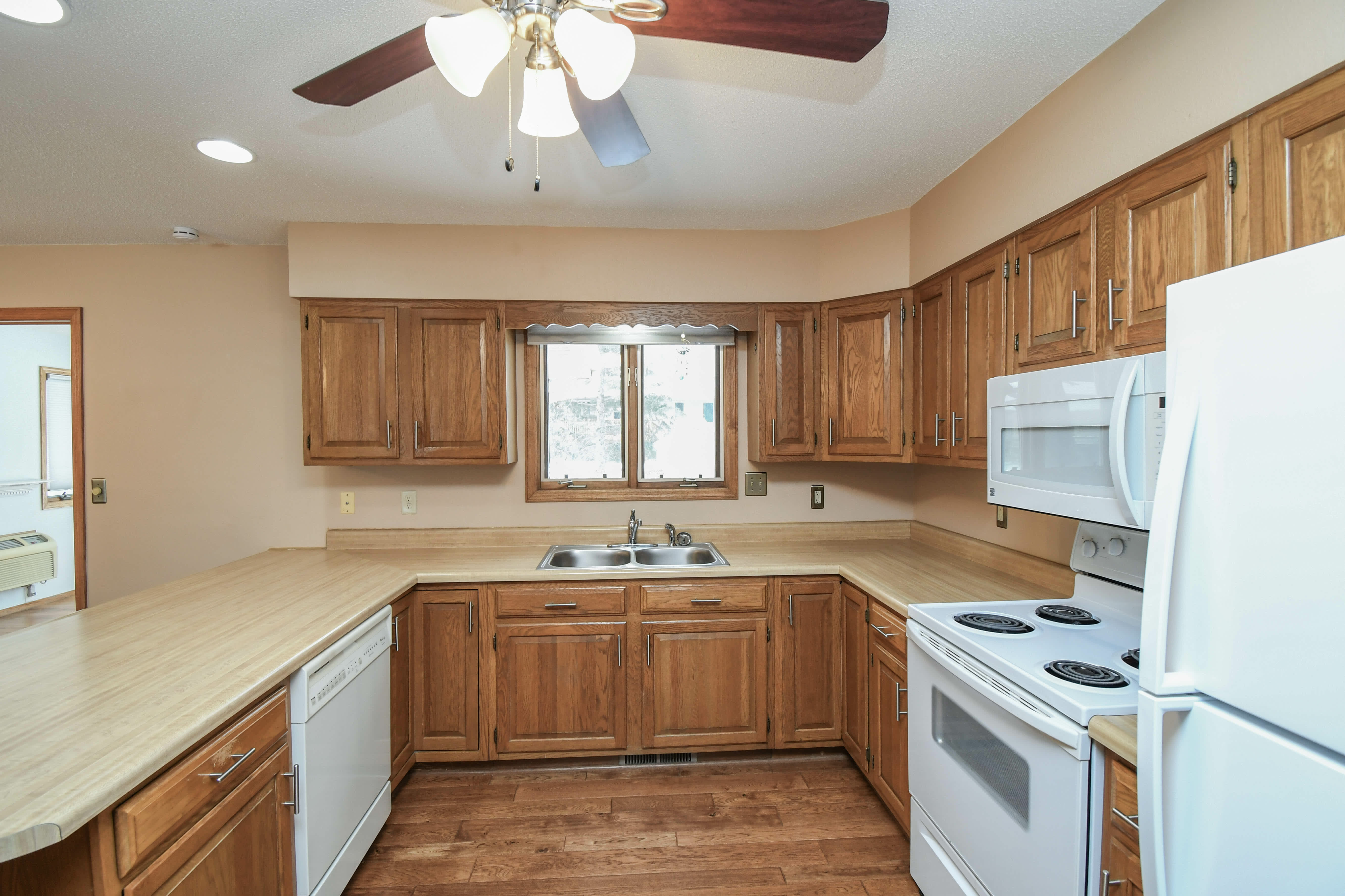 2213 South Wellington Avenue – photo 5