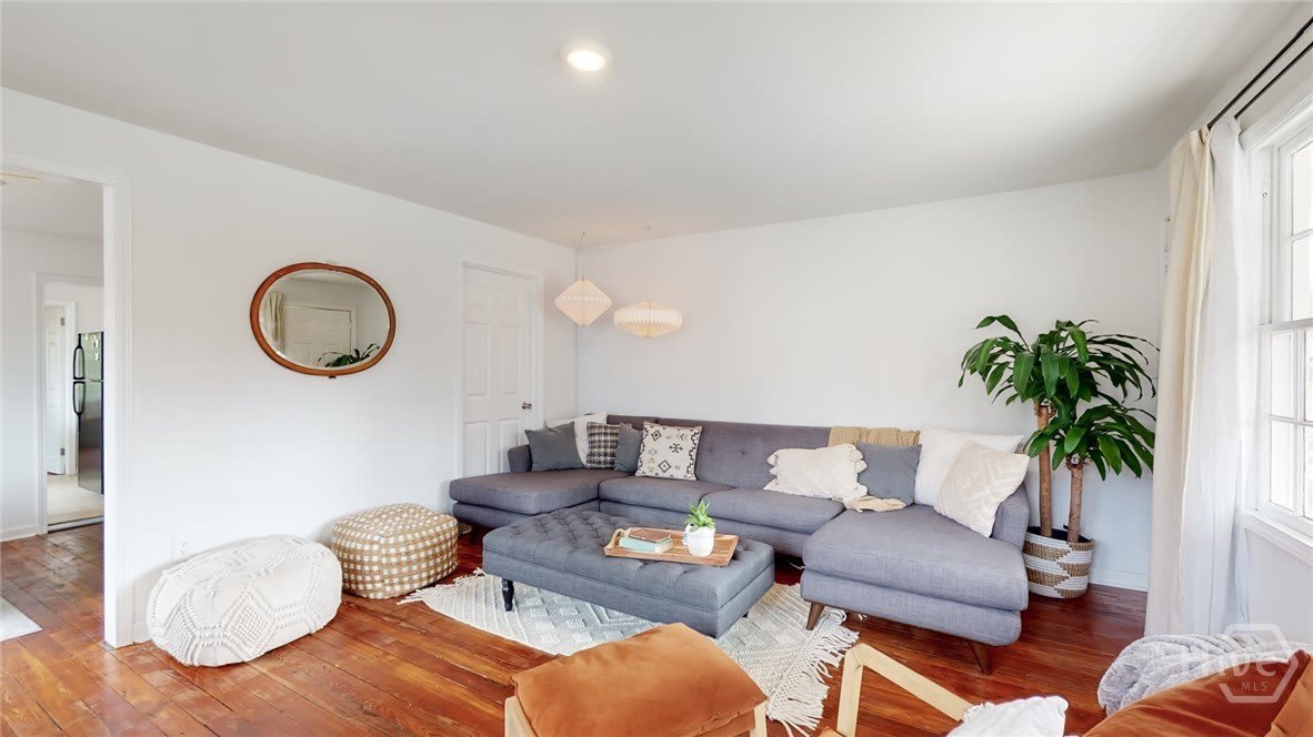 904 E 39th Street – photo 4