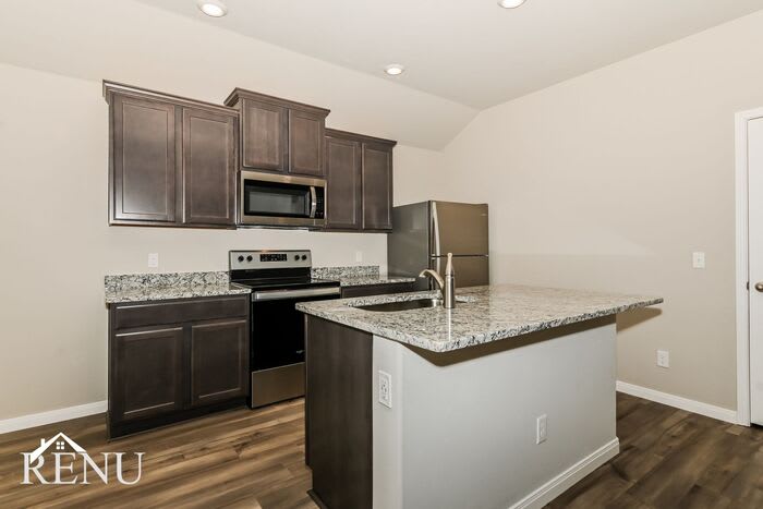 1605 Maroon Dr – photo 3