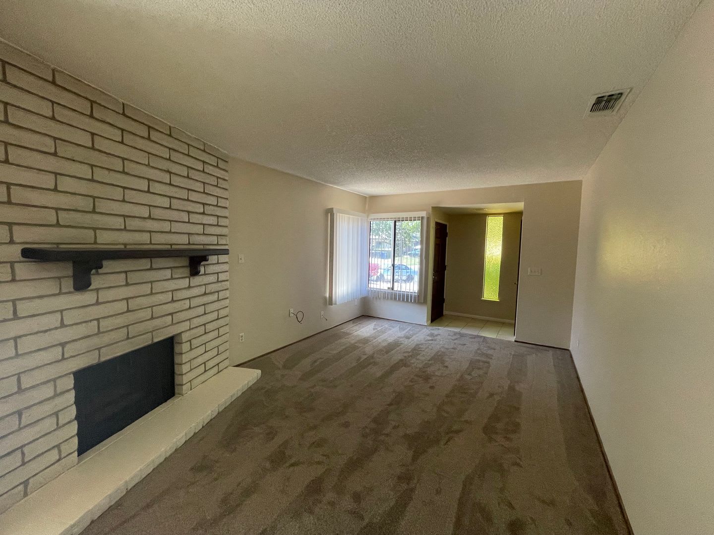 Charming 2 Bedroom, 2 Bath Duplex in Citrus Heights – photo 3