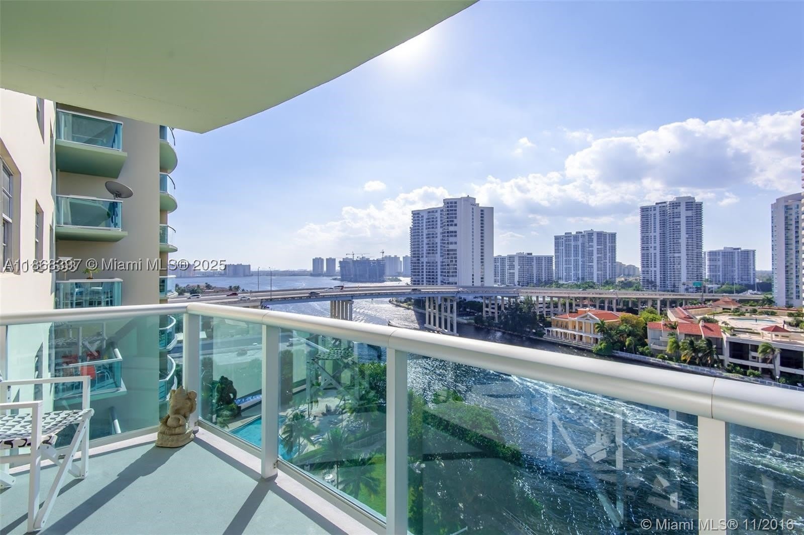19390 Collins Ave – photo 1