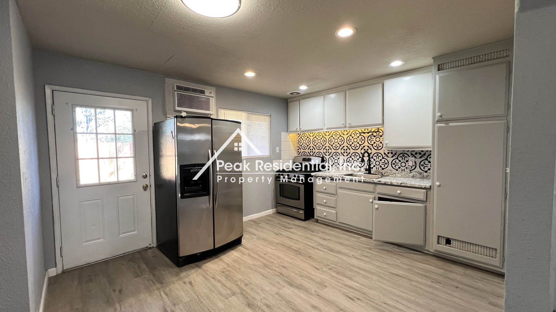 Carmichael 2bd/1ba Duplex near Manzanita & Auburn Blvd – photo 4