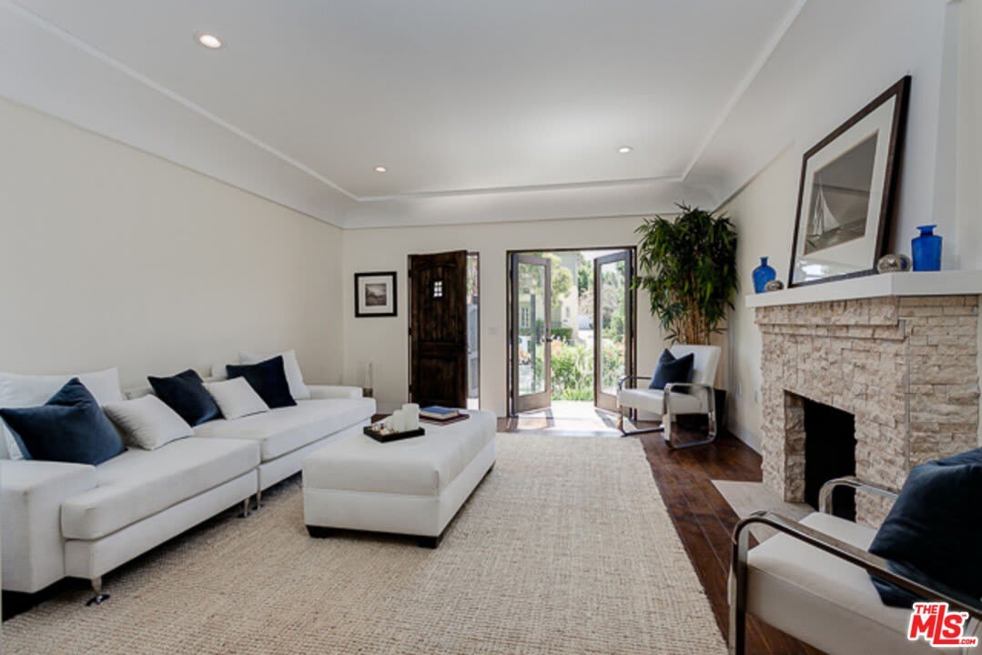 831 S Curson Ave – photo 3
