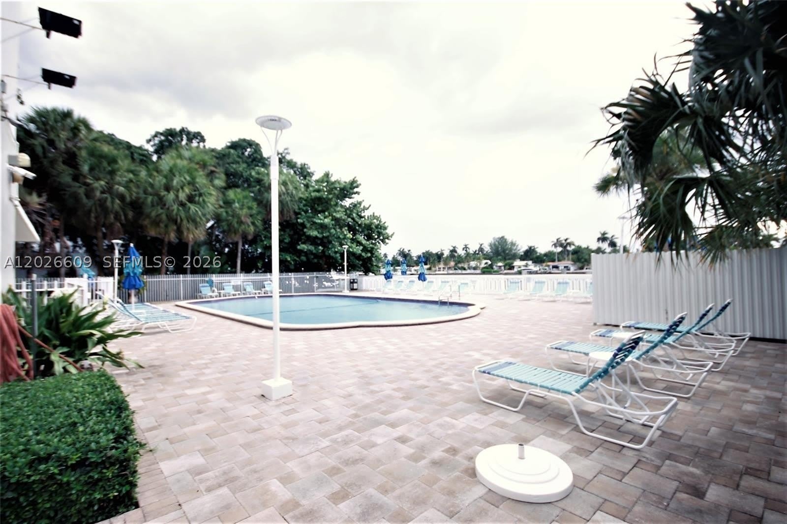 1455 N Treasure Dr – photo 2
