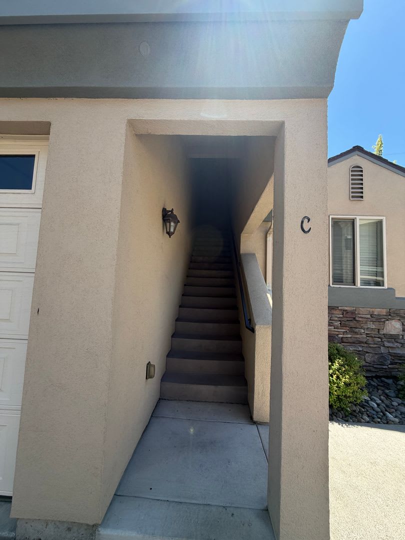 Charming 1 Bedroom 1 Bath Apartment With Garage Balcony Central Reno Location Available Now Move In Special – photo 3