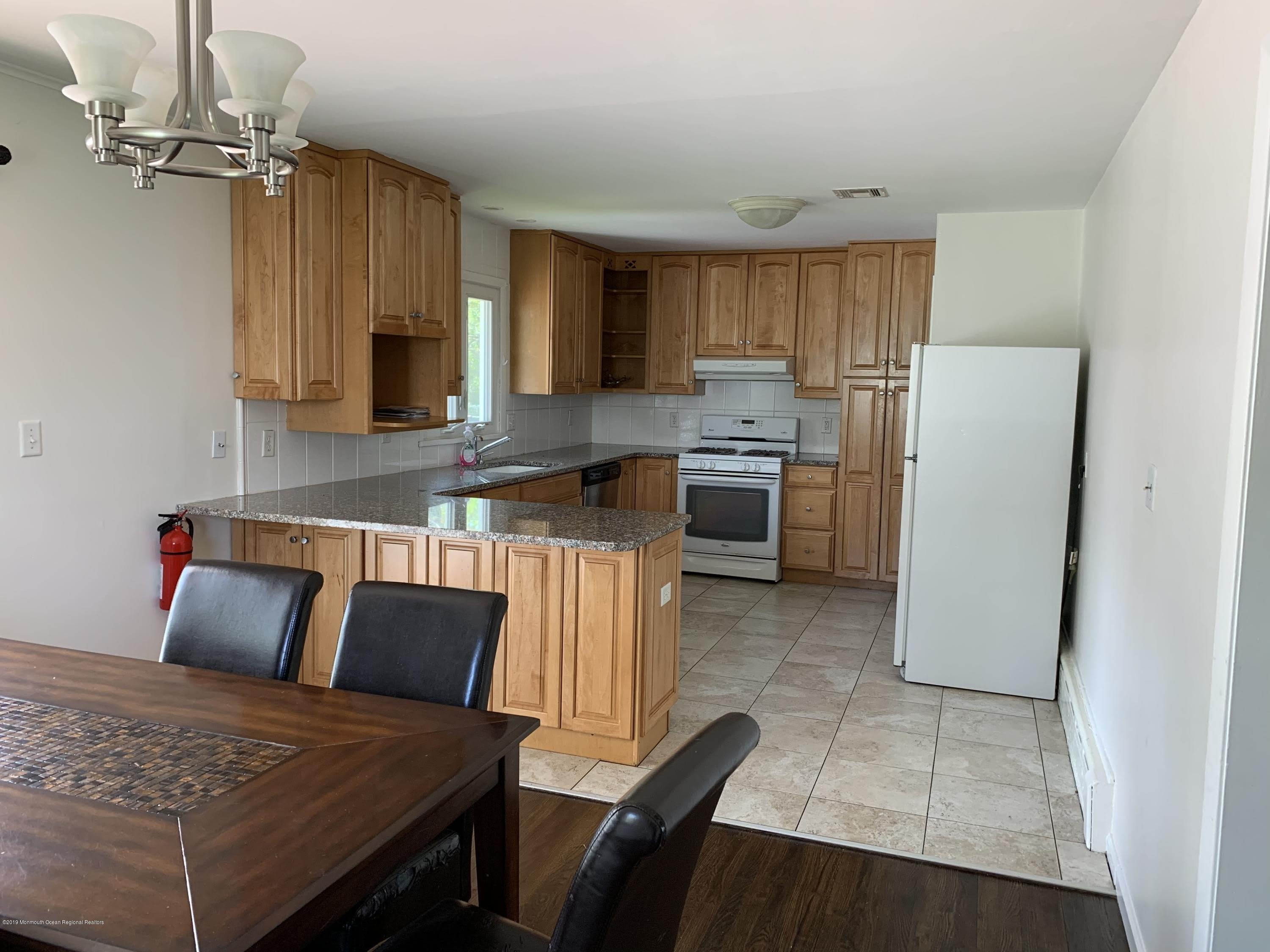135 Ampere Avenue – photo 4