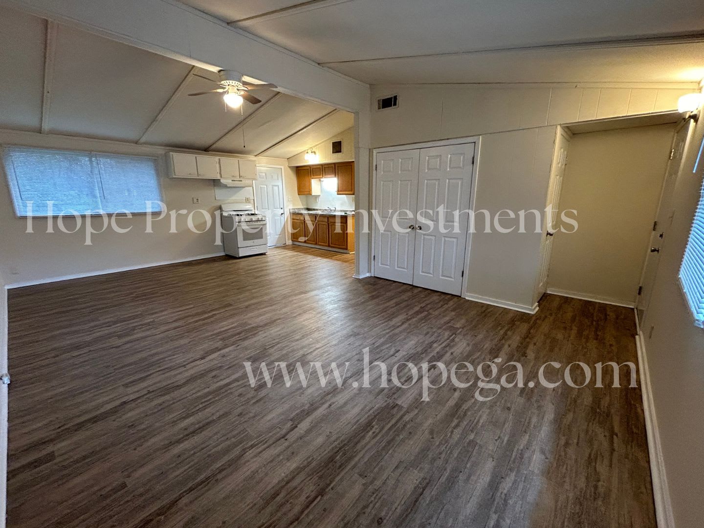 NEWNAN- 73 Spence Ave 3 Bedroom 1 Bath – photo 2